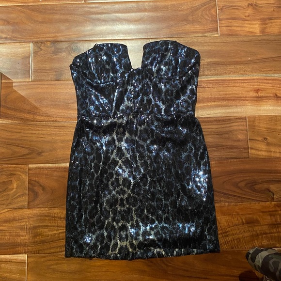 Zara Mini sequins dress - Picture 1 of 5